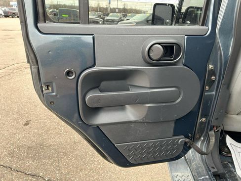 Used 2007 Jeep Wrangler Unlimited Sahara image 13