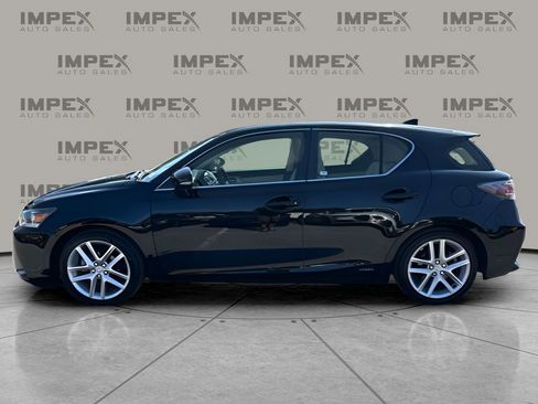 Used 2015 Lexus CT 200h w/ Navigation Package FWD image 2
