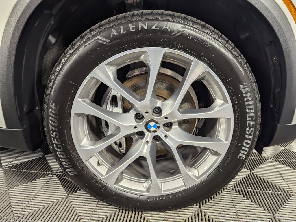 Used 2026 BMW X5 xDrive40i w/ Premium Package AWD/4WD image 9