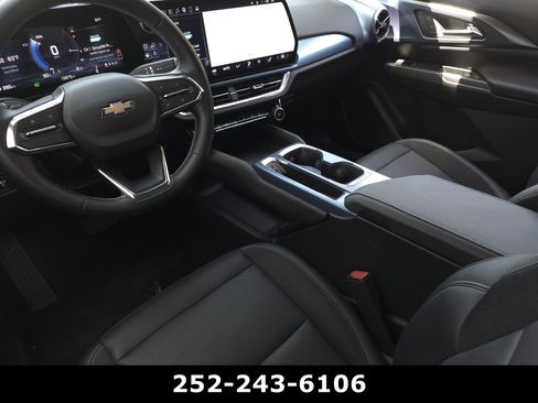 Used 2025 Chevrolet Equinox EV LT w/ Convenience Package FWD image 12