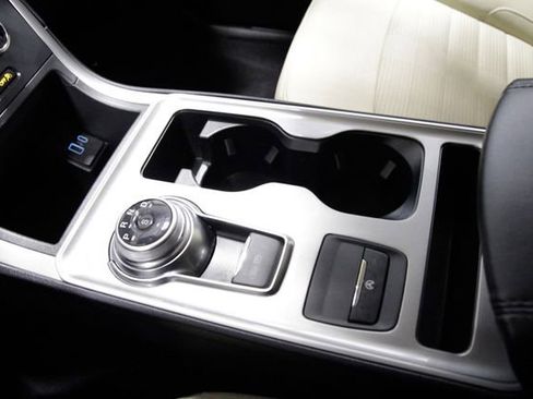 Used 2024 Ford Edge SEL image 27