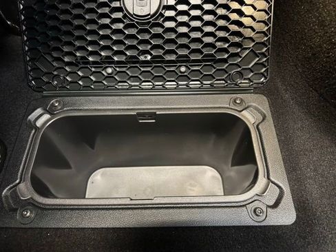 Used 2018 RAM 1500 Laramie AWD/4WD image 39
