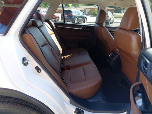 Used 2019 Subaru Outback 3.6R Touring image 23