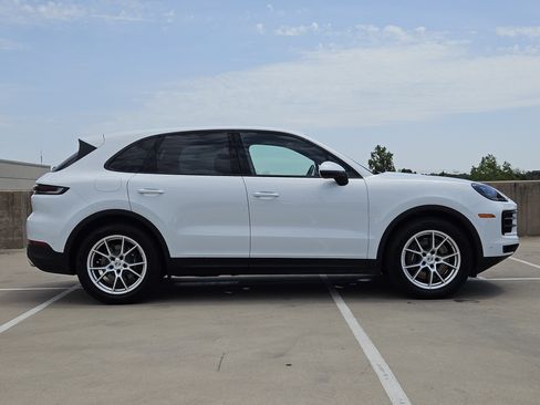 Certified 2026 Porsche Cayenne AWD/4WD image 9