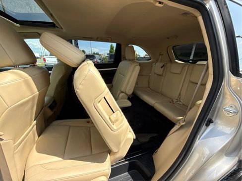 Used 2015 Toyota Highlander XLE AWD/4WD image 12