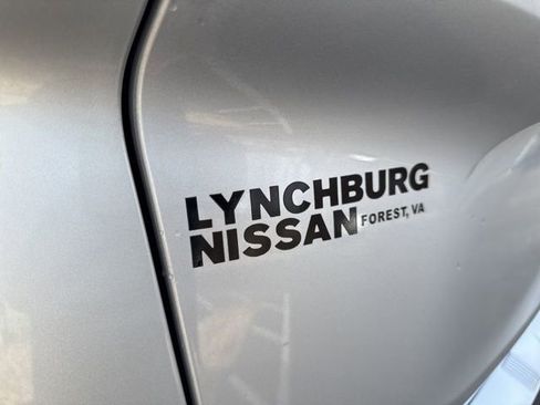 Used 2021 Nissan Rogue SL w/ Premium Package image 12