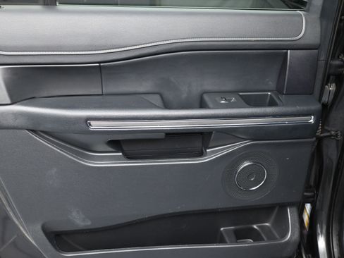 Certified 2022 Ford Expedition Max XLT image 12