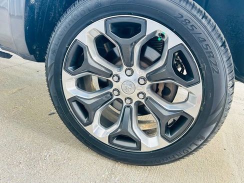 Used 2022 RAM 1500 Limited w/ Body-Colour Bumper Group image 21