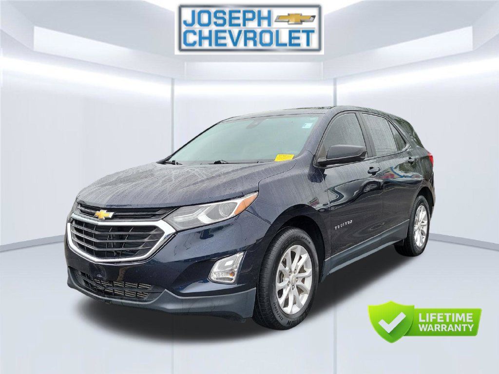 Used 2020 Chevrolet Equinox LS w/ LS Convenience Package FWD image 2