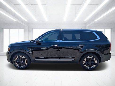 Used 2025 Kia Telluride S FWD image 6