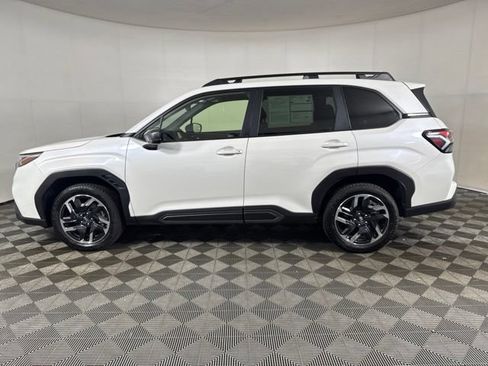 Used 2025 Subaru Forester Limited w/ Popular Package #2 AWD/4WD image 7