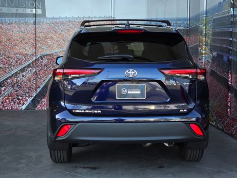 Certified 2026 Toyota Highlander XLE AWD/4WD image 7
