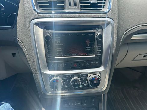 Used 2016 GMC Acadia SLT w/ Open Road Package AWD/4WD image 5