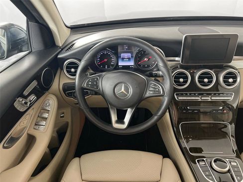 Used 2019 Mercedes-Benz GLC 300 4MATIC image 20