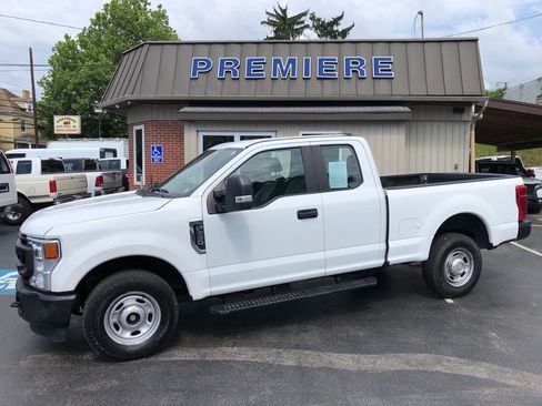 Used 2022 Ford F250 XL w/ Power Equipment Group RWD image 2