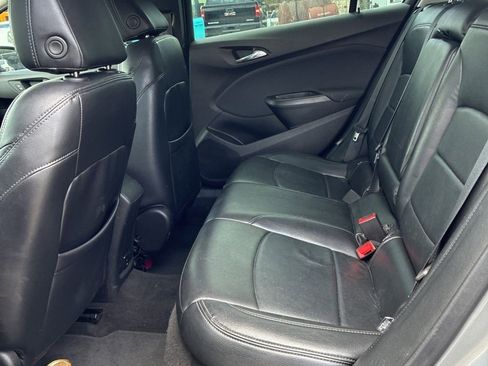 Used 2018 Chevrolet Cruze LT w/ Convenience Package FWD image 12
