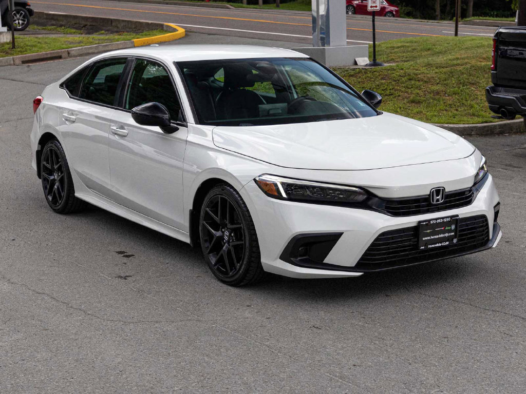 Used 2023 Honda Civic Sport image 3