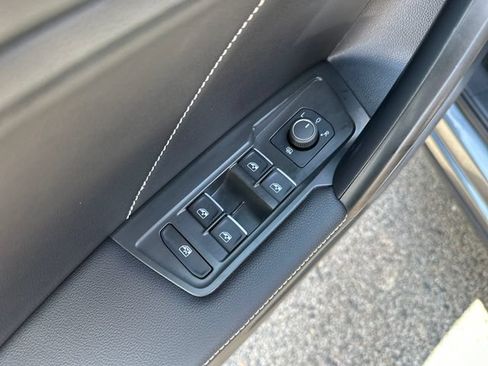 Certified 2024 Volkswagen Tiguan SE R-Line AWD/4WD image 12