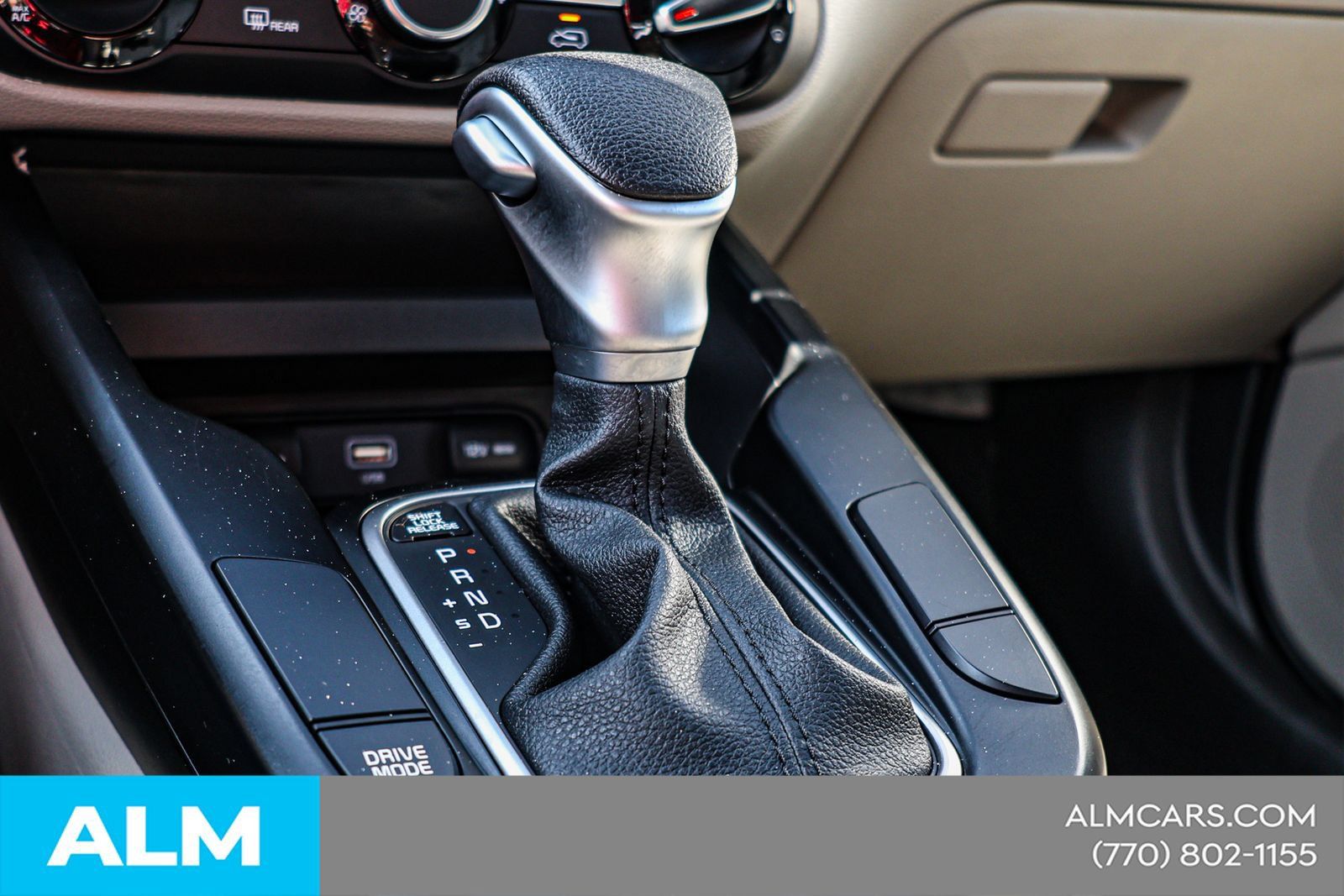 Used 2025 Kia Soul LX w/ LX Technology Package FWD image 33