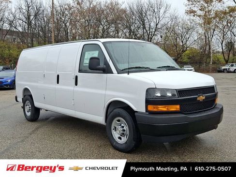 New 2025 Chevrolet Express 2500 Extended RWD image 2