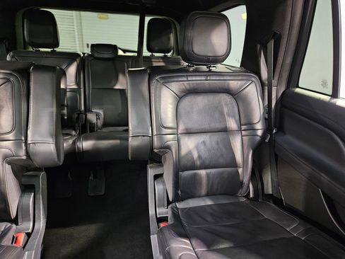 Used 2024 Lincoln Navigator Reserve image 14