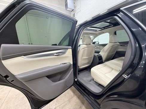 Used 2017 Cadillac XT5 Premium Luxury AWD/4WD image 28