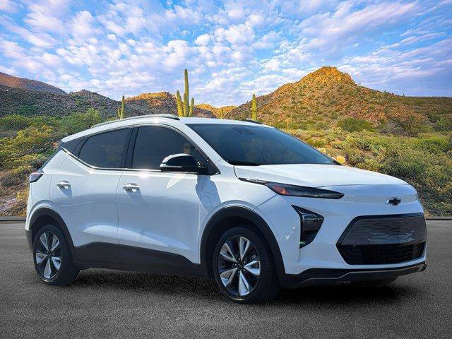 Used 2023 Chevrolet Bolt EUV LT w/ Convenience Package FWD image 2