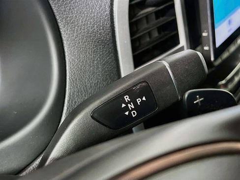 Used 2018 Mercedes-Benz Metris Passenger image 24