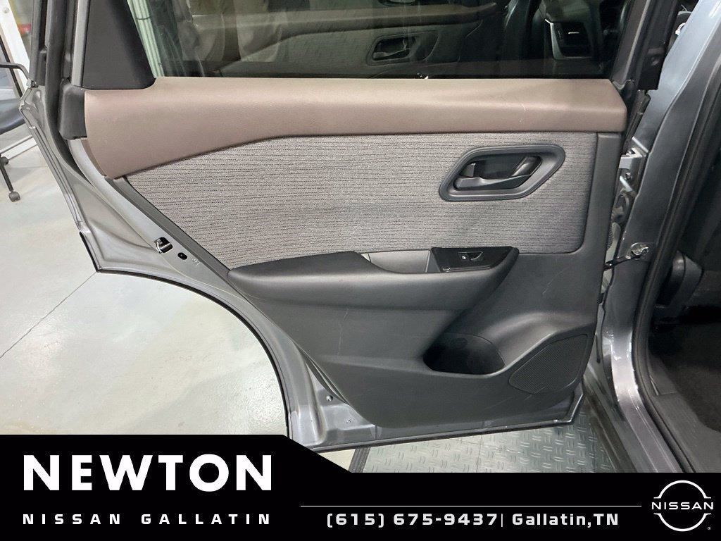 Used 2023 Nissan Rogue S FWD image 31
