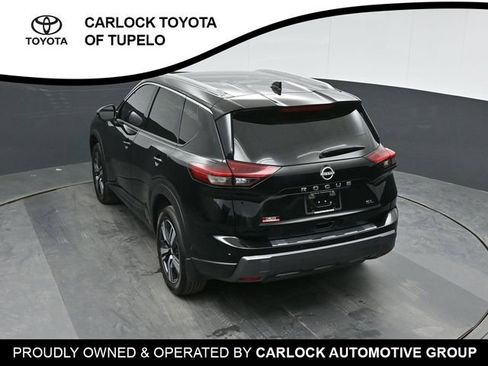 Used 2025 Nissan Rogue SL w/ SL Premium Package image 37