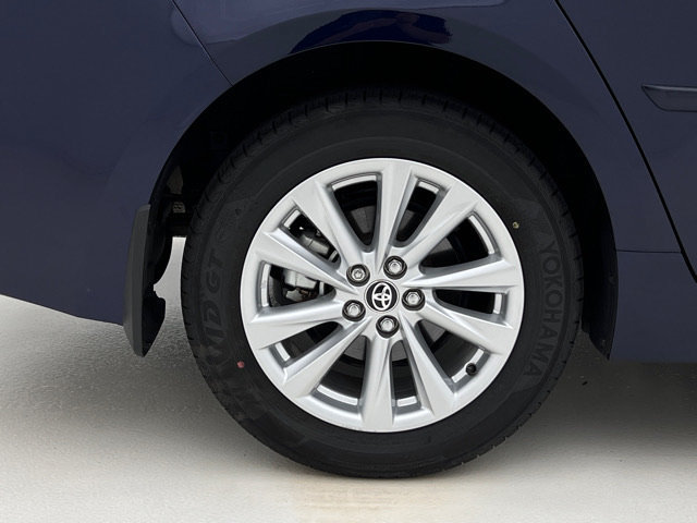Used 2025 Toyota Corolla LE w/ LE Premium Package FWD image 27
