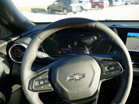 New 2026 Chevrolet Trax RS w/ Sunroof Package image 20