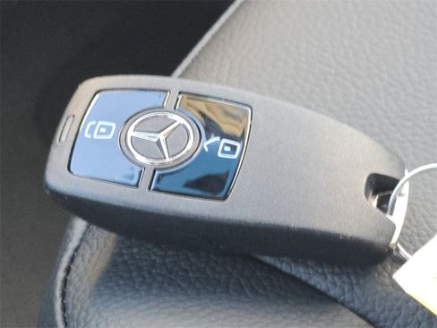 Used 2025 Mercedes-Benz Sprinter 2500 image 31