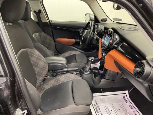 Used 2017 MINI Cooper 4-Door Hardtop image 15