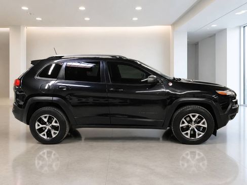 Used 2015 Jeep Cherokee Trailhawk w/ Comfort/Convenience Group AWD/4WD image 7