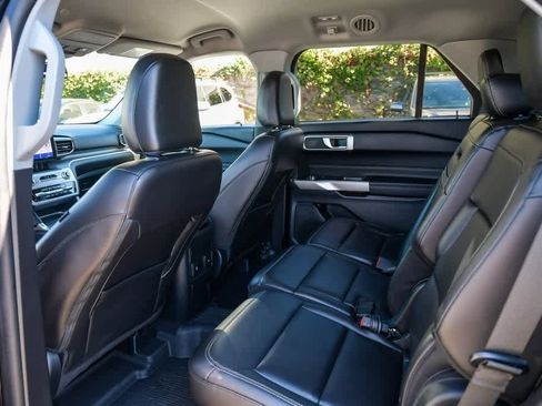 Used 2023 Ford Explorer XLT w/ Equipment Group 202A image 18