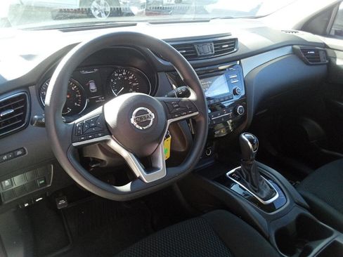 Used 2018 Nissan Rogue Sport S image 10