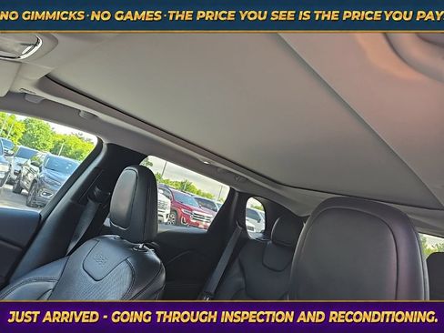 Used 2019 Jeep Cherokee Limited AWD/4WD image 16