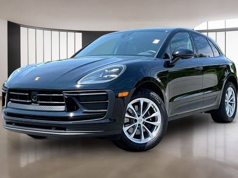 Used 2025 Porsche Macan AWD/4WD image 1
