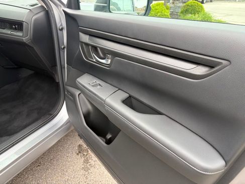 Used 2023 Honda CR-V LX image 25