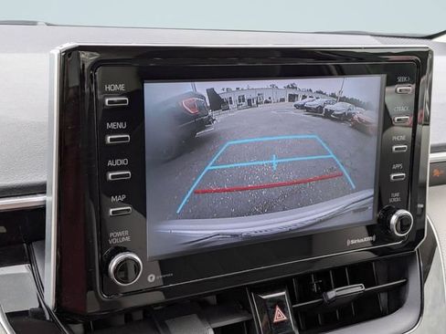 Used 2021 Toyota Corolla LE FWD image 18