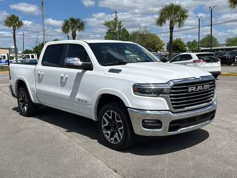 Used 2025 RAM 1500 Laramie AWD/4WD image 8