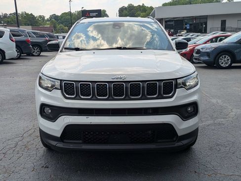 Used 2024 Jeep Compass Latitude AWD/4WD image 9