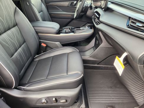 New 2026 Buick Enclave Avenir w/ Super Cruise Package image 17