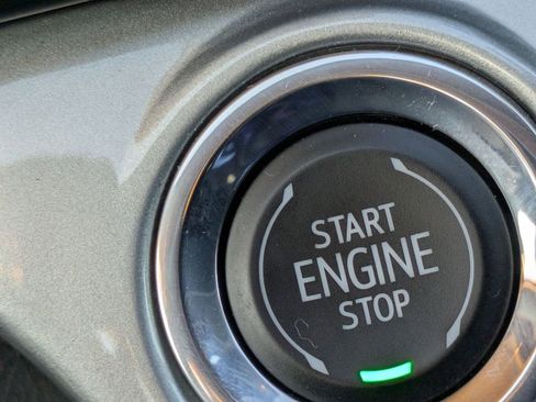 Used 2025 Chevrolet Trax LT w/ LT Convenience Package image 20