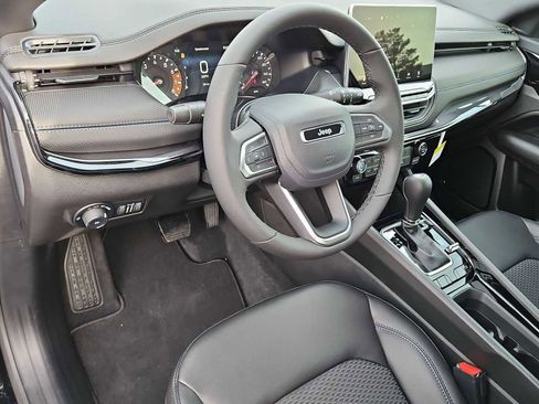 New 2026 Jeep Compass Latitude image 10