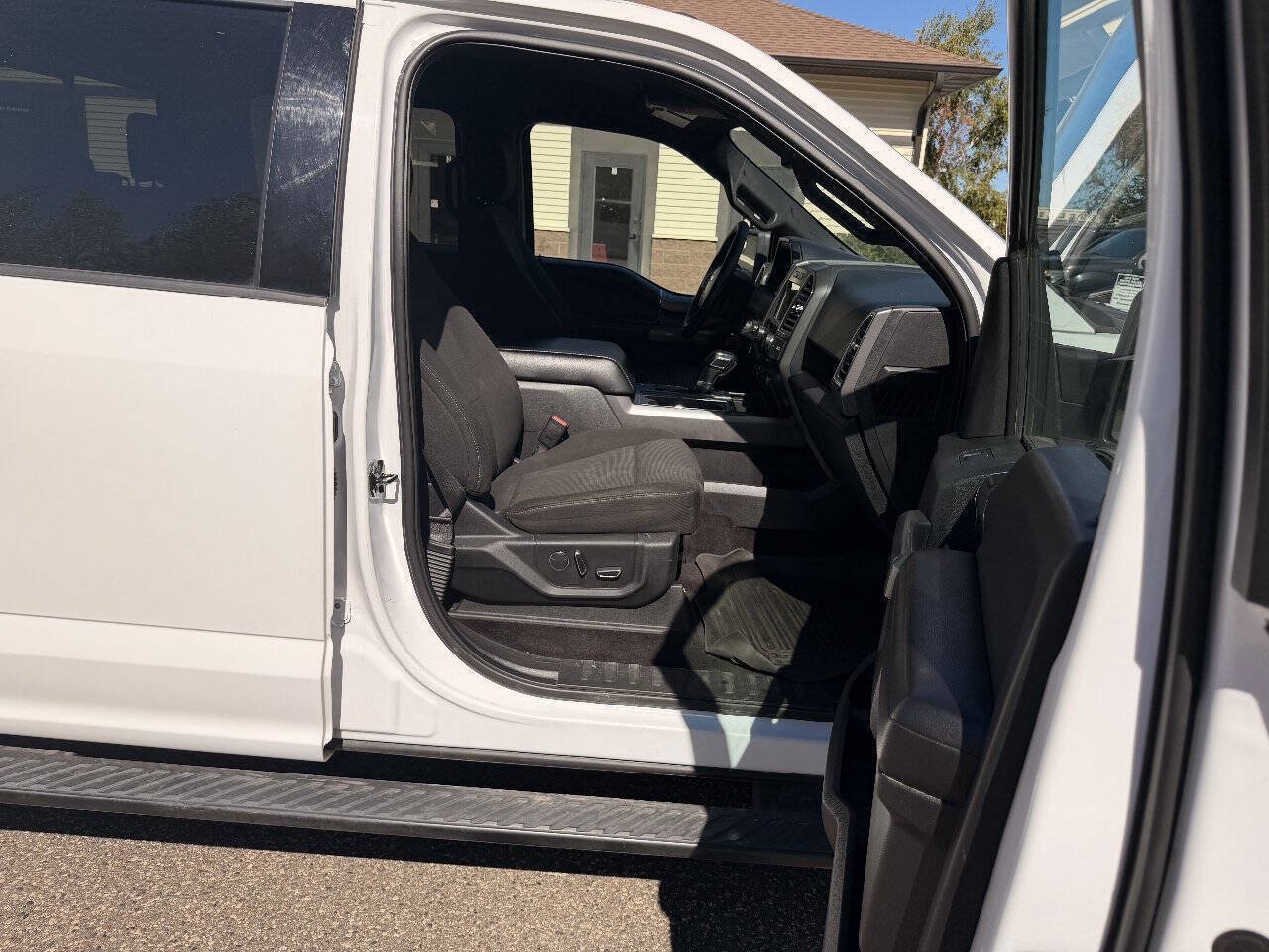 Used 2017 Ford F150 XLT w/ Equipment Group 302A Luxury AWD/4WD image 12