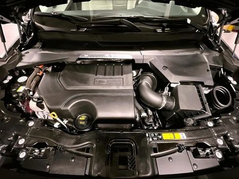 Certified 2025 Land Rover Discovery Sport S image 9