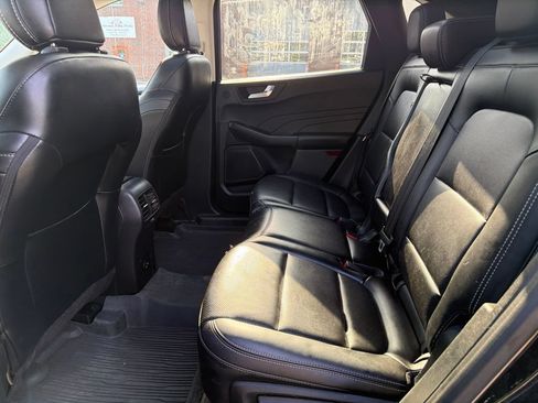 Used 2021 Ford Escape Titanium AWD/4WD image 27
