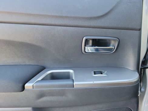 Used 2019 Mitsubishi Outlander Sport SE image 12